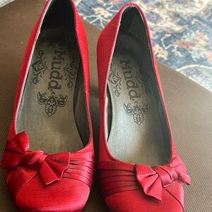 Mudd Women's Red Bow Flats